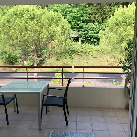 Appartement: Cozy 2-room In *