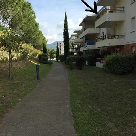 Appartement: Cozy 2-room In *
