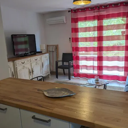 De 41m2 Avec Linges De Maison Et Menage Compris, 2 Pieces A Pour 2 Personnes דירה *